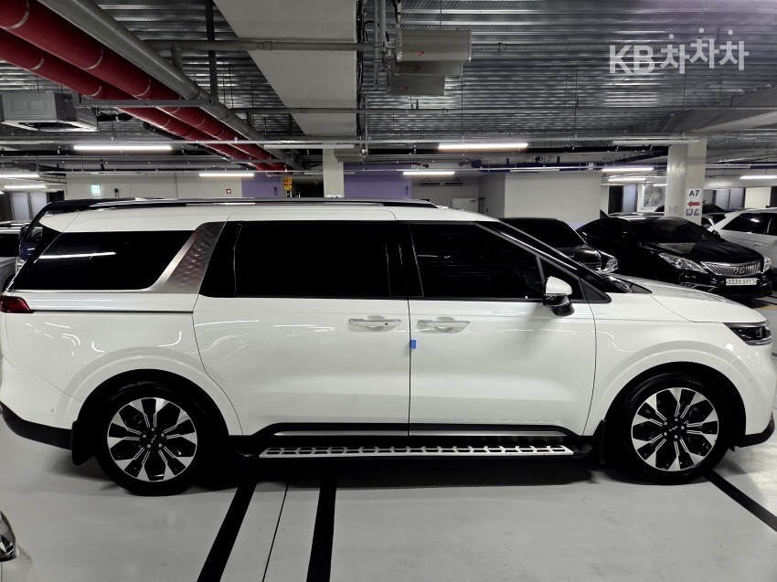 Kia Carnival — miniaturë 8
