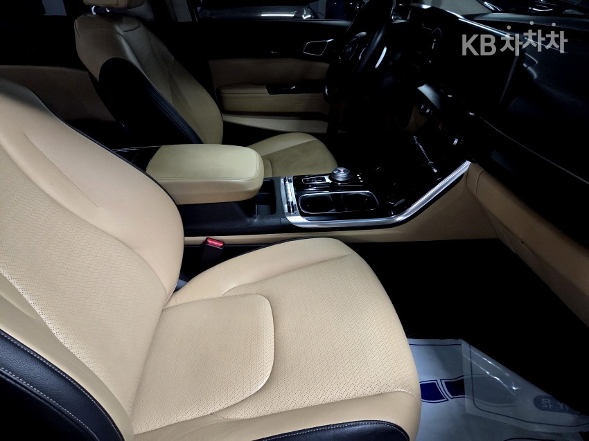 Kia Carnival — miniaturë 19