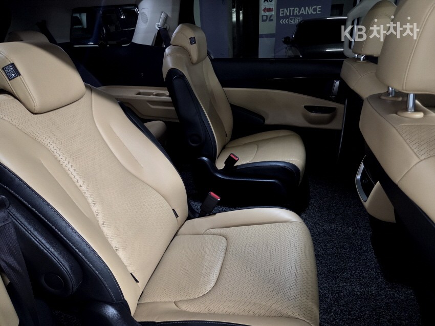 Kia Carnival — miniaturë 20