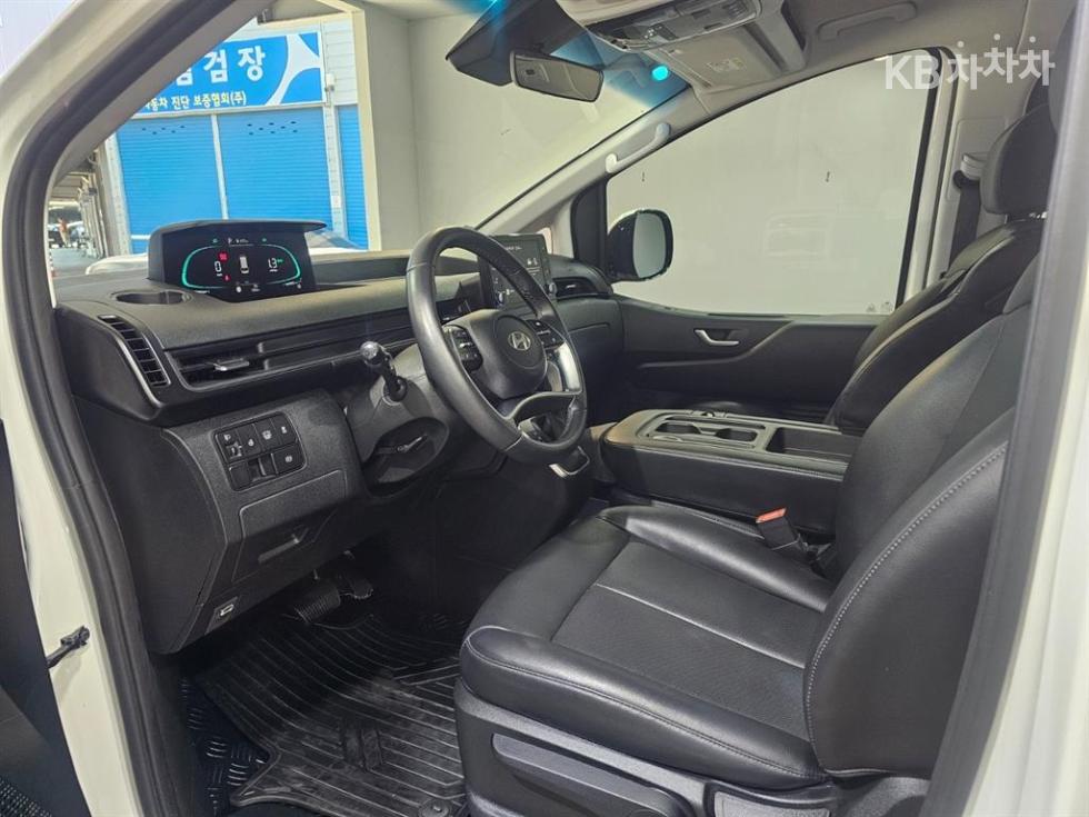 Hyundai Staria — miniaturë 7