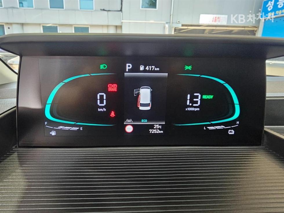 Hyundai Staria — miniaturë 10