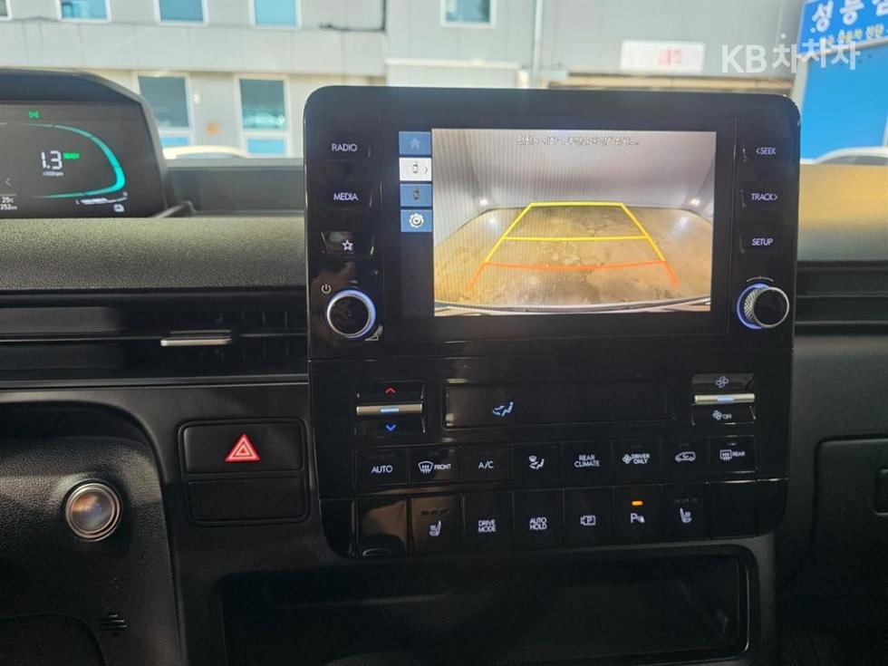 Hyundai Staria — miniaturë 12