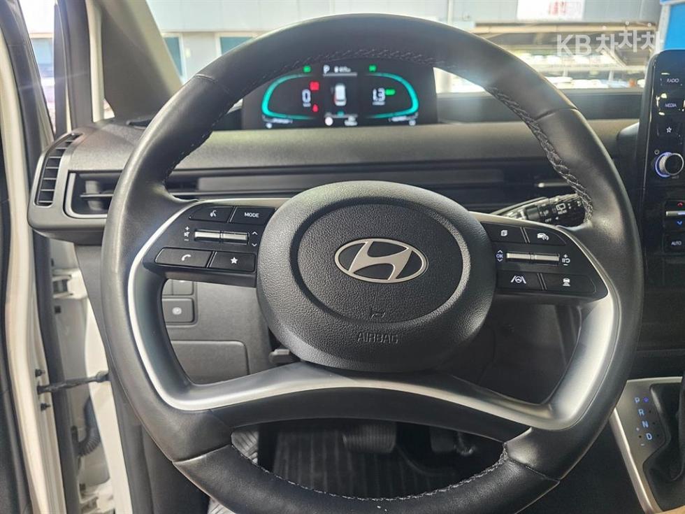 Hyundai Staria — miniaturë 13