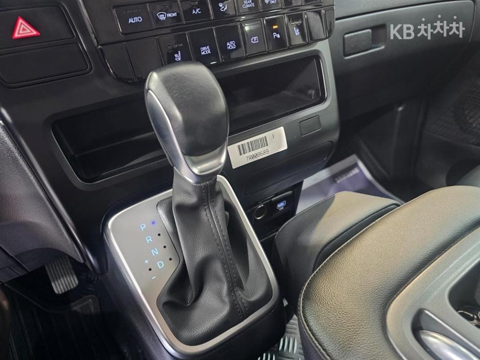Hyundai Staria — miniaturë 14