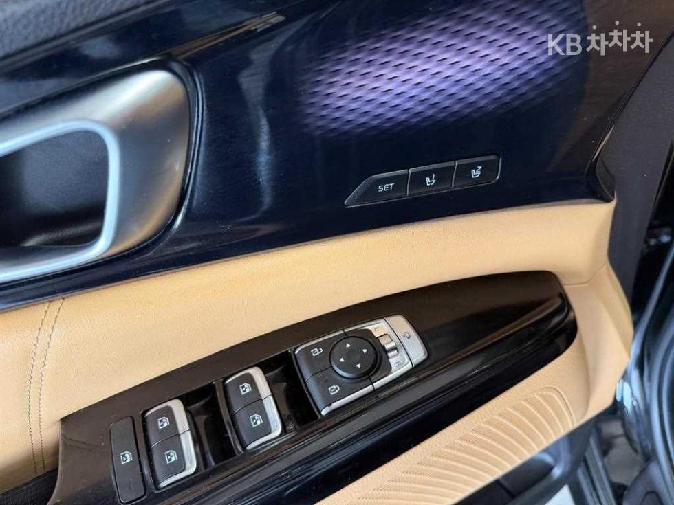 Kia Carnival — miniaturë 7