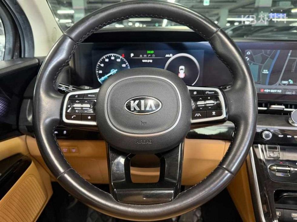 Kia Carnival — miniaturë 10
