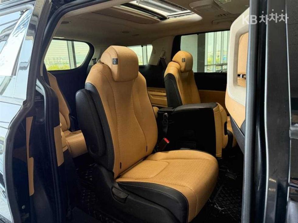 Kia Carnival — miniaturë 17