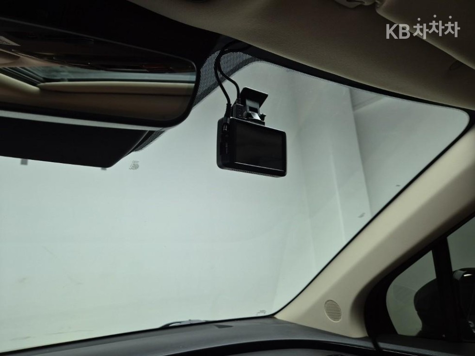 Kia Carnival — miniaturë 18