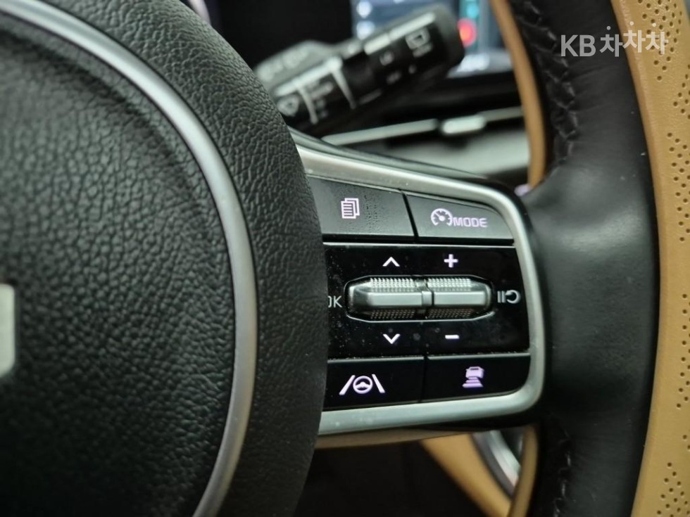 Kia Carnival — miniaturë 15