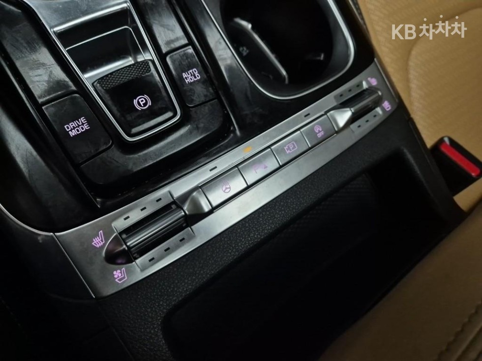 Kia Carnival — miniaturë 16