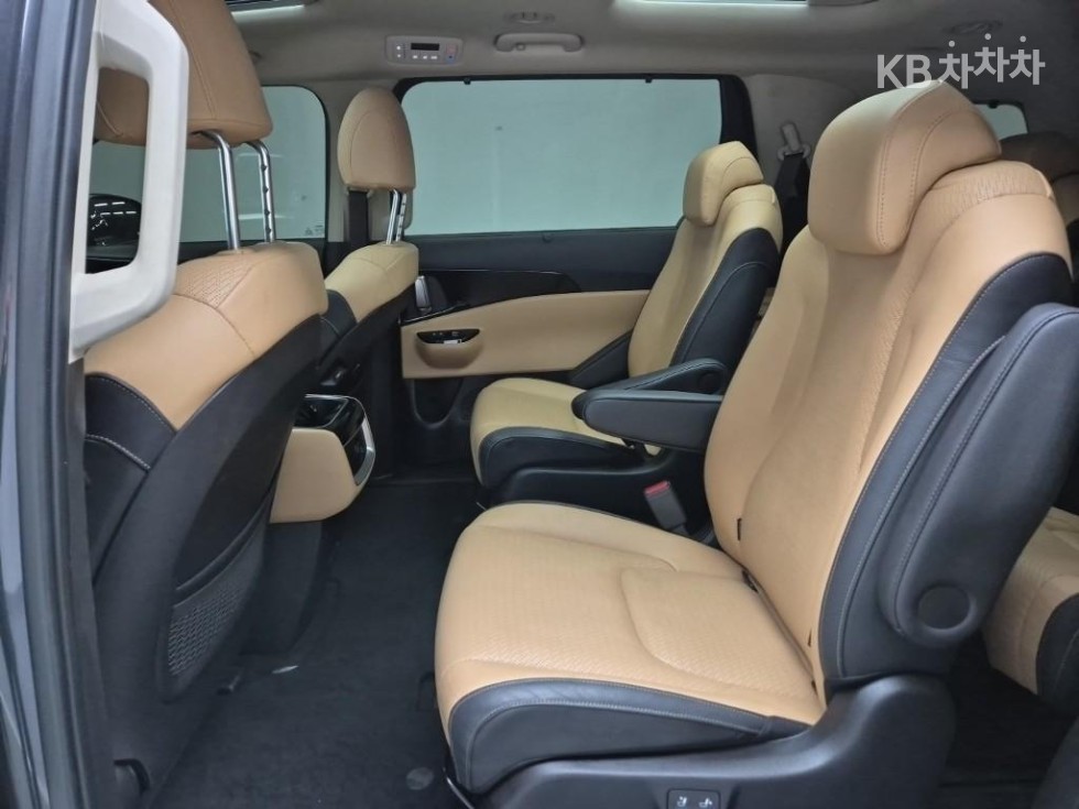 Kia Carnival — miniaturë 12