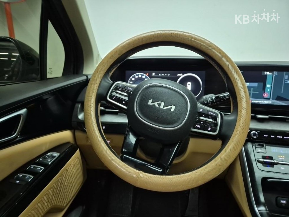 Kia Carnival — miniaturë 9