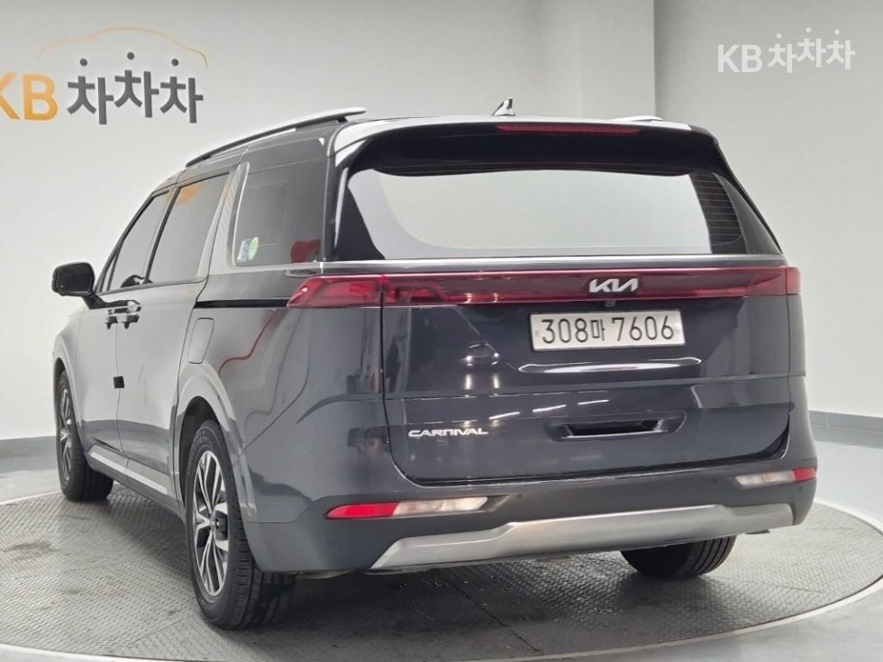 Kia Carnival — miniaturë 2