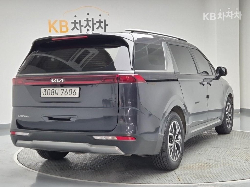 Kia Carnival — miniaturë 3