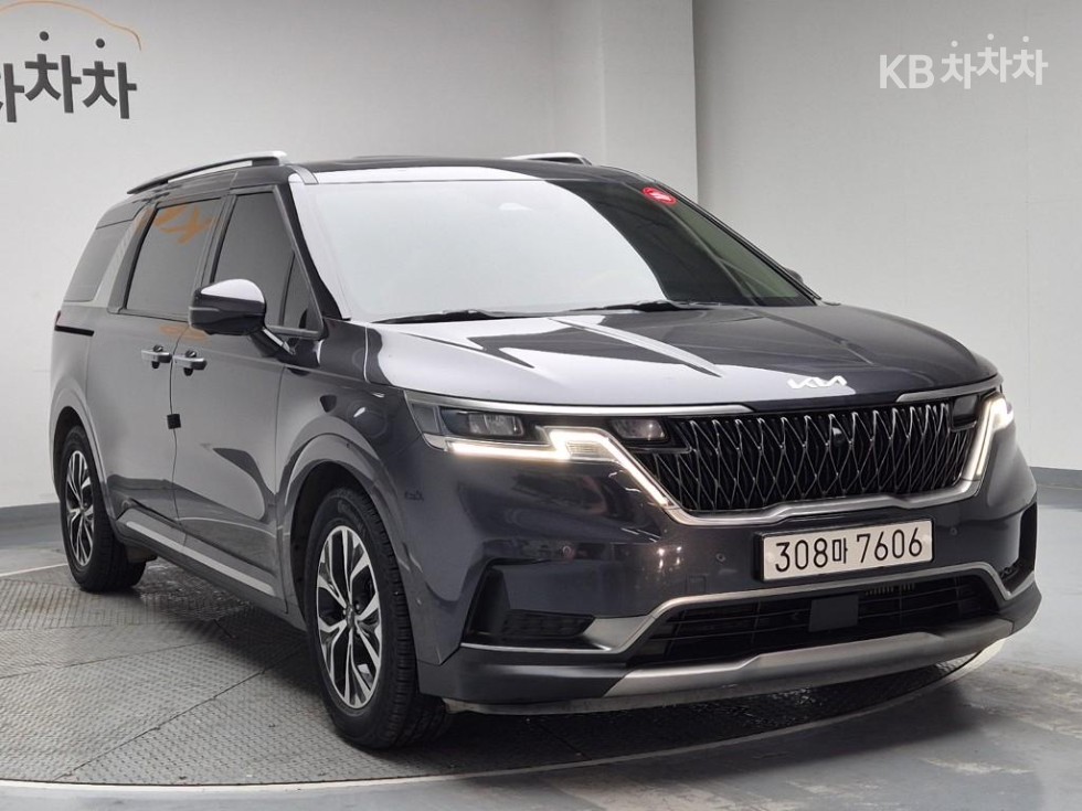 Kia Carnival — miniaturë 4