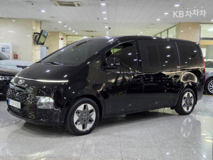 Hyundai Staria 3.5 LPG 투어러 11 모던 — foto 1