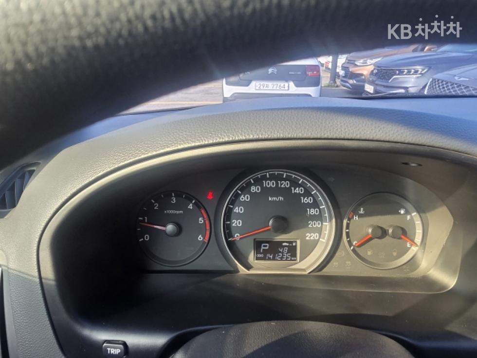 Hyundai Starex — miniaturë 9
