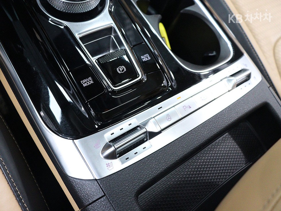 Kia Carnival — miniaturë 11