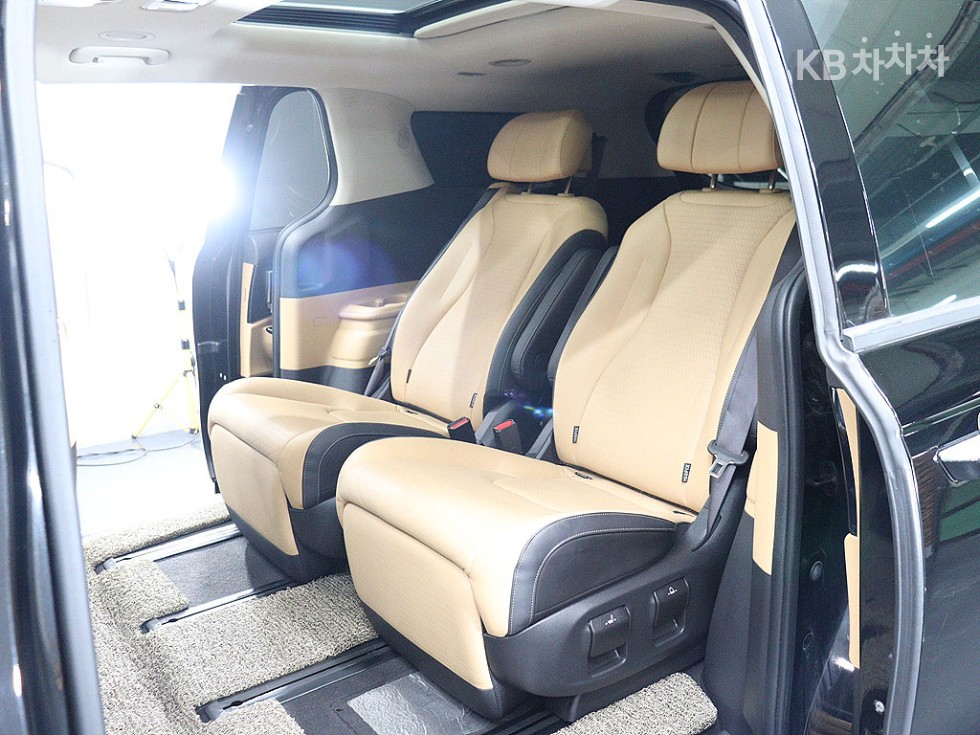 Kia Carnival — miniaturë 16