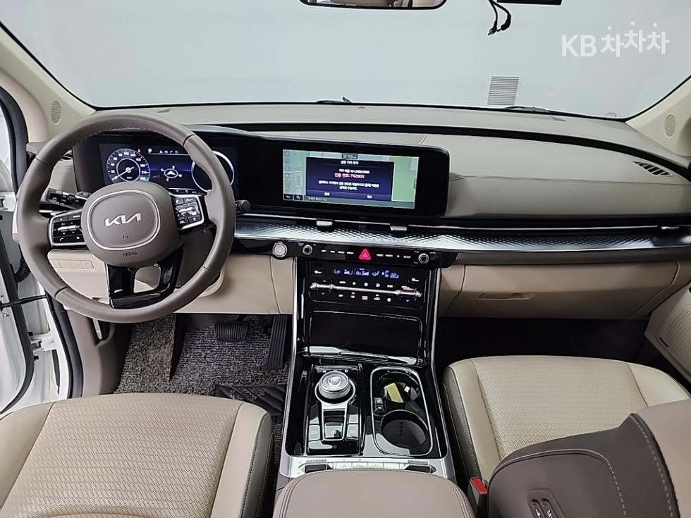 2022 Kia 4 photo