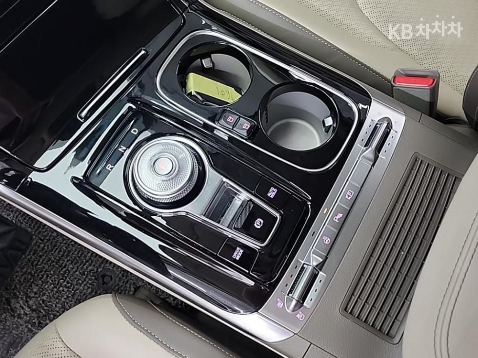 2022 Kia 4 photo