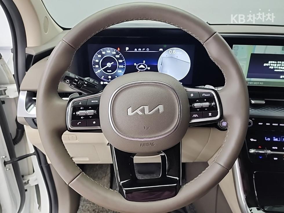 2022 Kia 4 photo