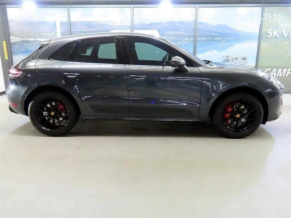 2021 Porsche Used Car photo