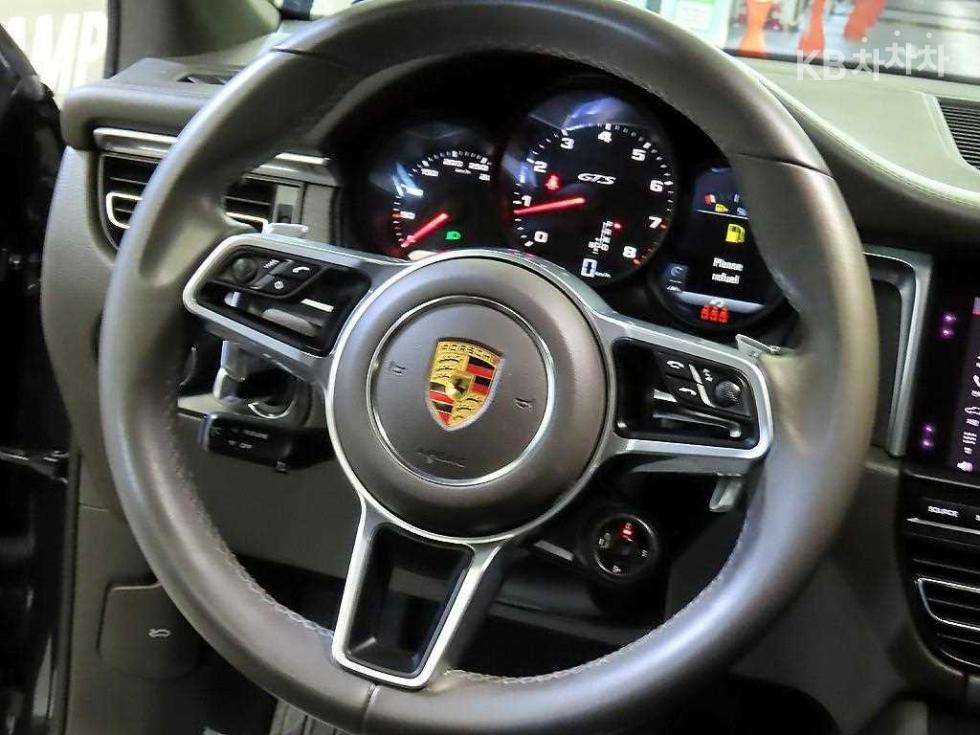 2021 Porsche Used Car photo
