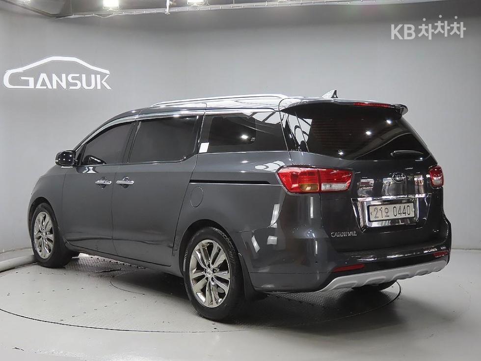 Kia Carnival — miniaturë 3
