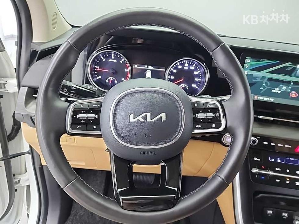 Kia Carnival — miniaturë 9