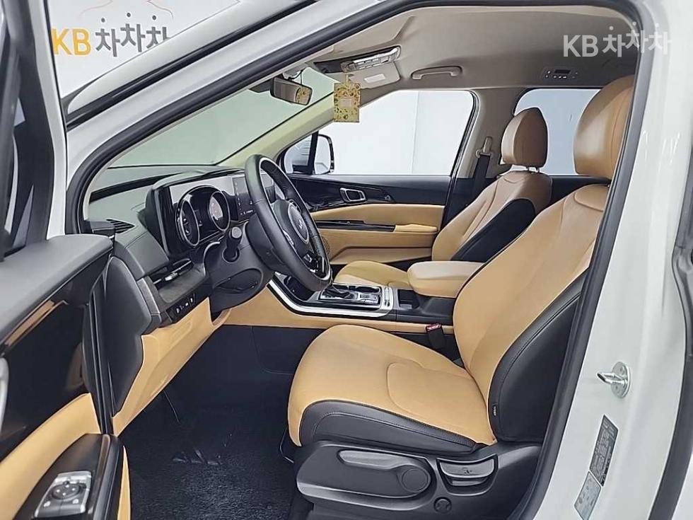 Kia Carnival — miniaturë 11