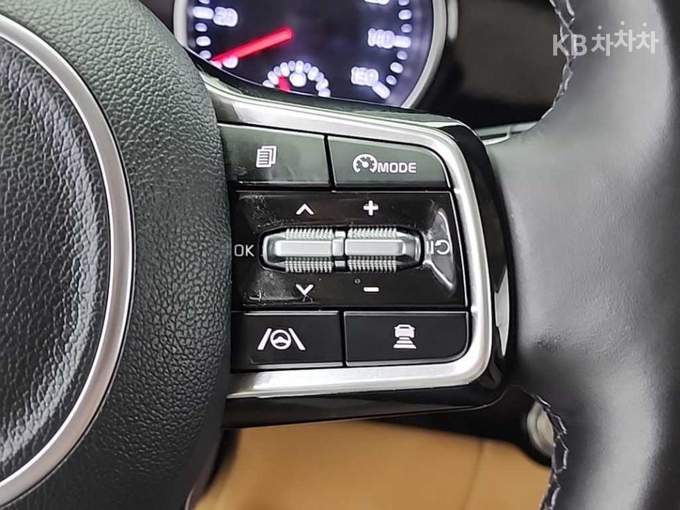 Kia Carnival — miniaturë 17