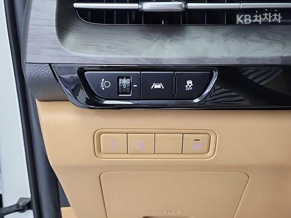 Kia Carnival — miniaturë 18