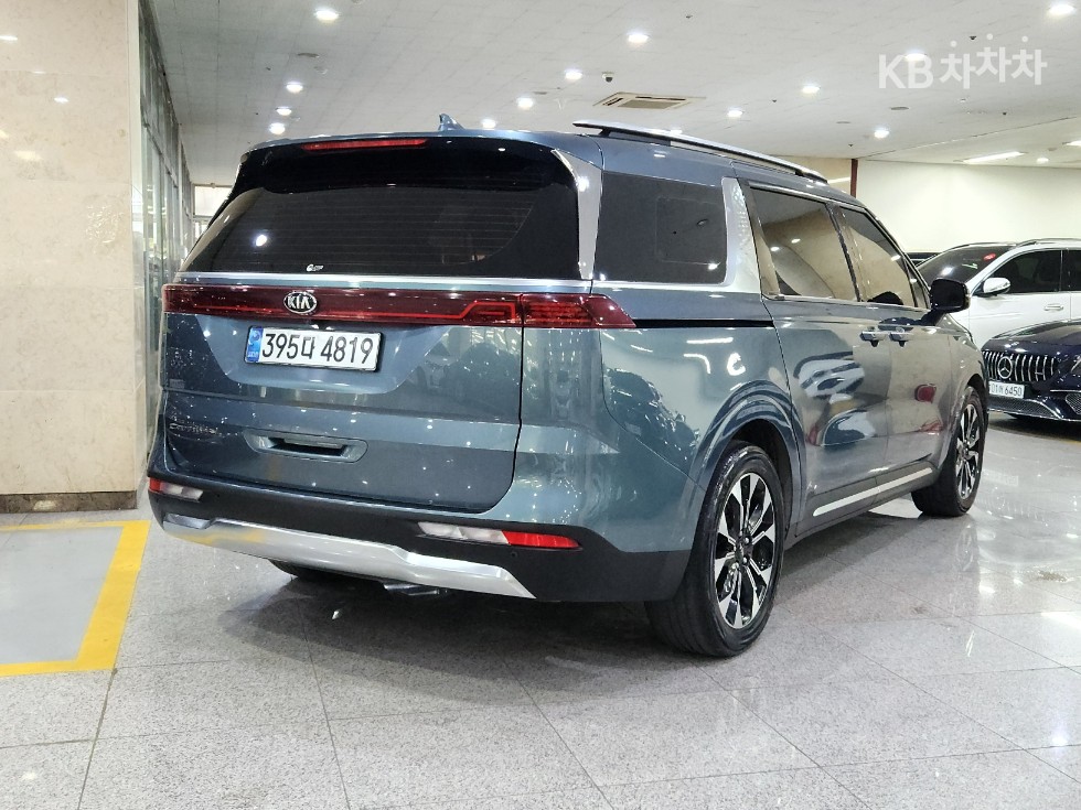 Kia Carnival — miniaturë 3
