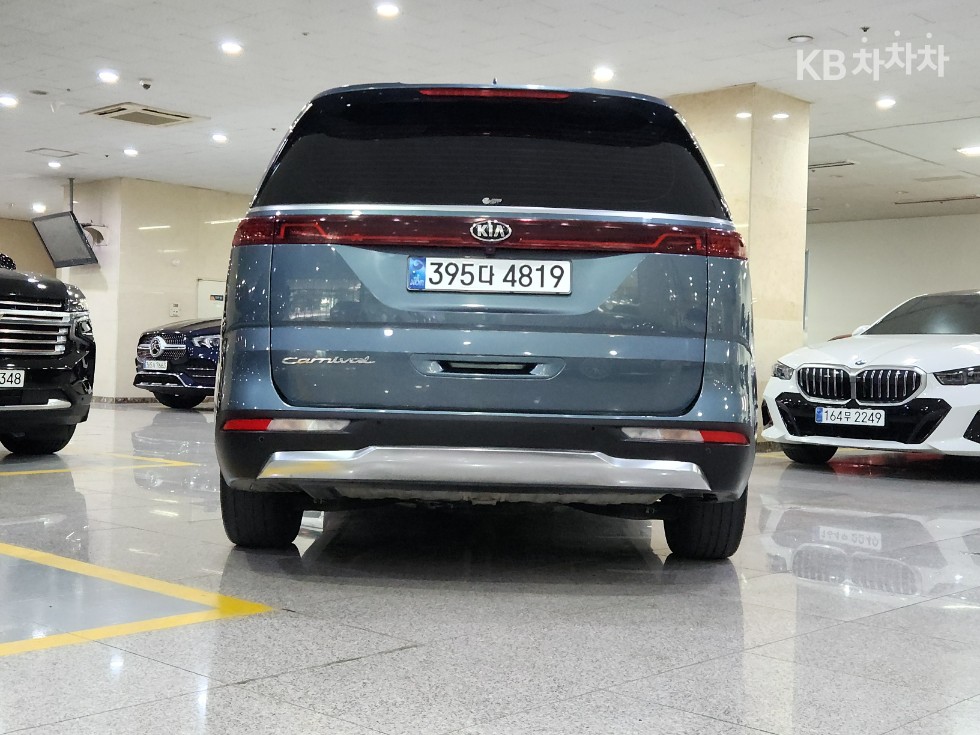 Kia Carnival — miniaturë 4