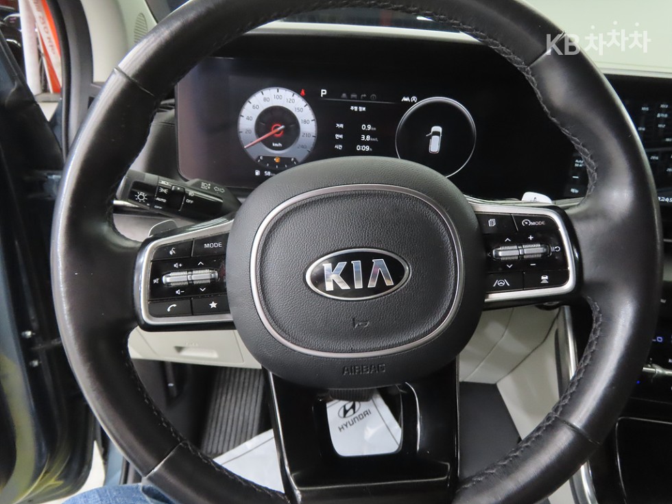 Kia Carnival — miniaturë 8