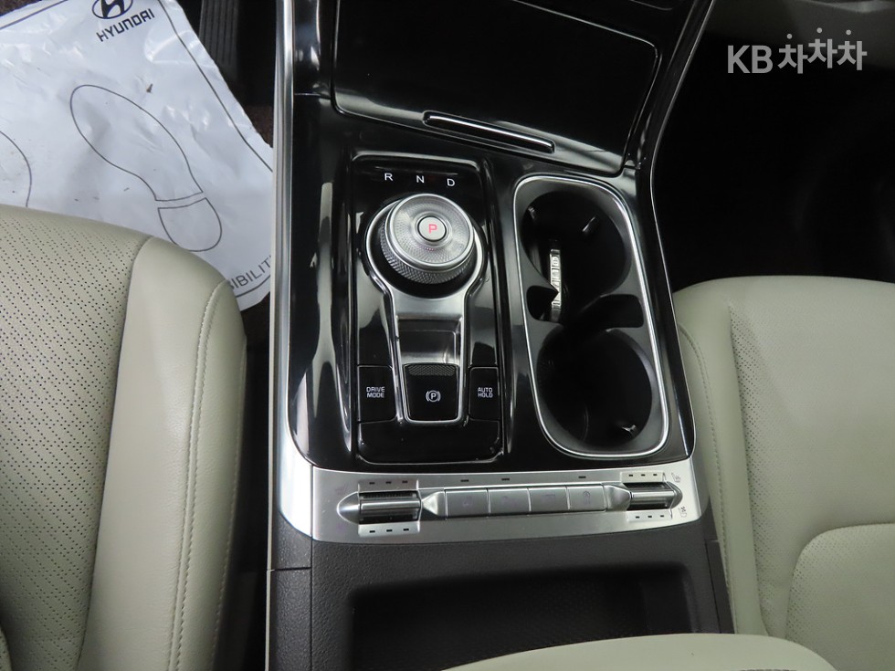 Kia Carnival — miniaturë 11