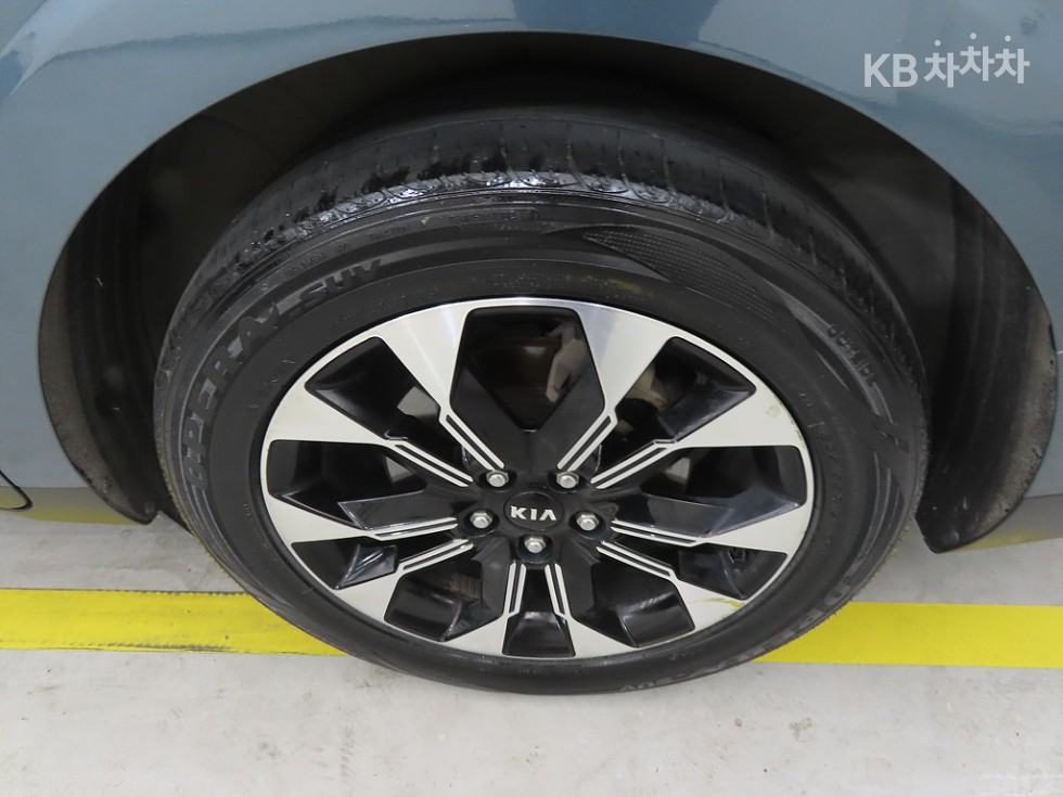 Kia Carnival — miniaturë 20