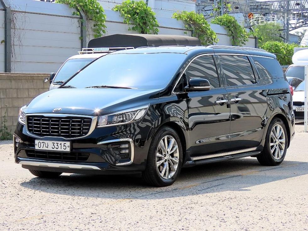 Kia Carnival — miniaturë 2