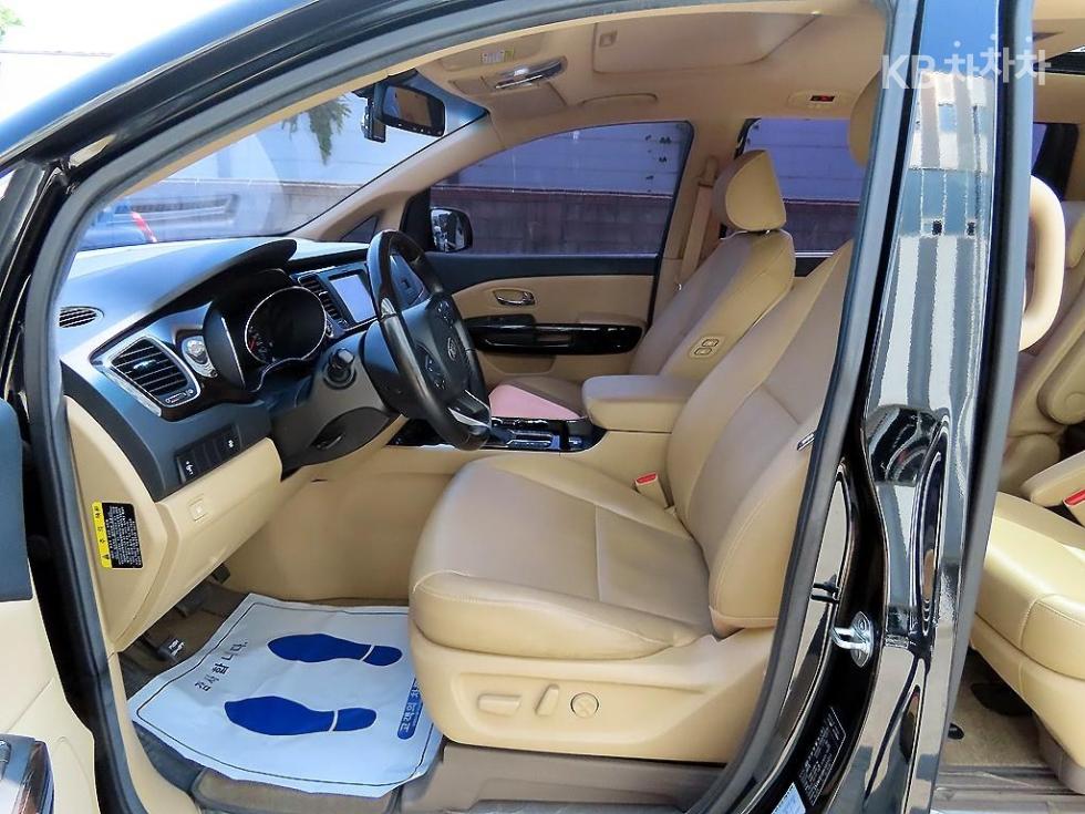 Kia Carnival — miniaturë 5
