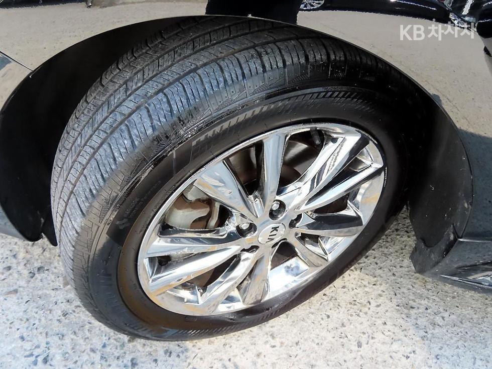 Kia Carnival — miniaturë 20