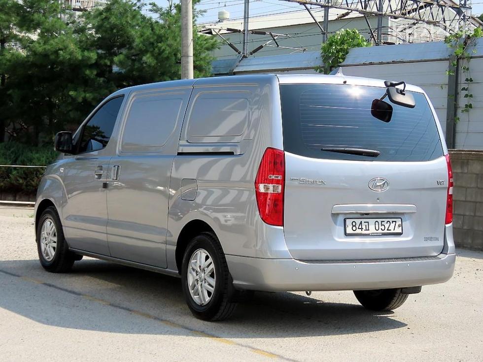 Hyundai Starex — miniaturë 3