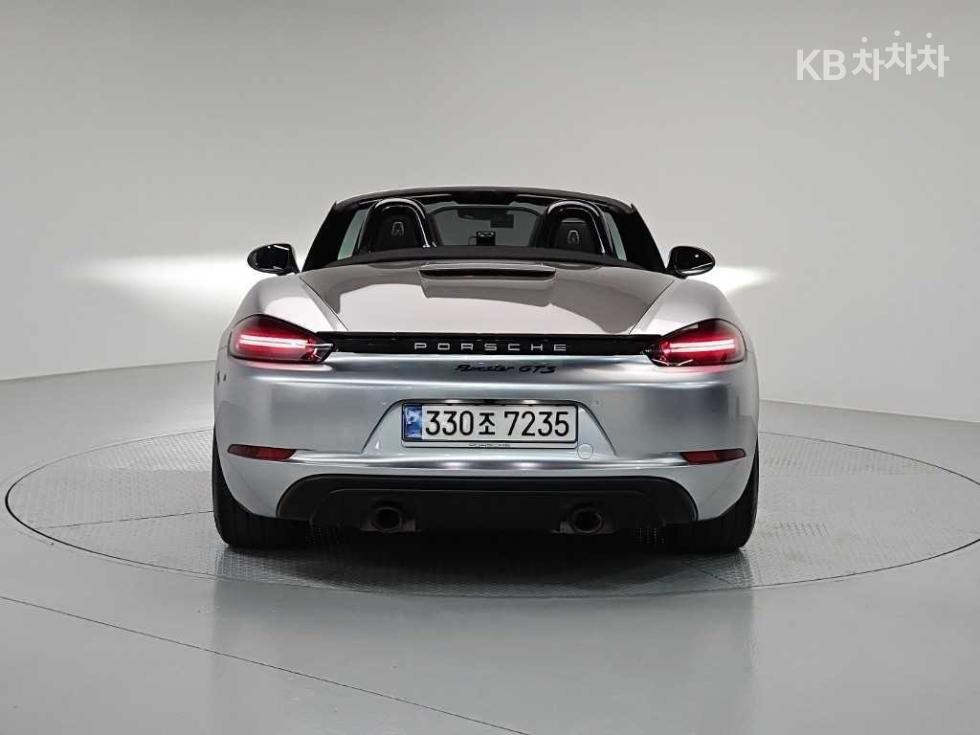 2021 Porsche 718 photo