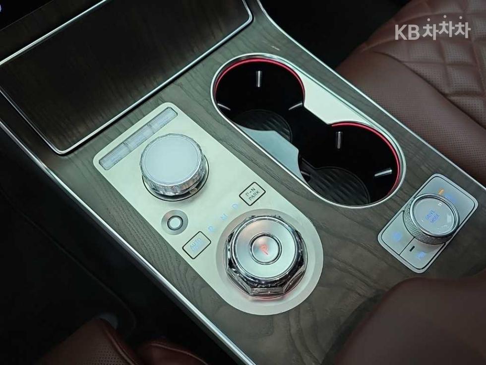 2024 Genesis GV80 photo
