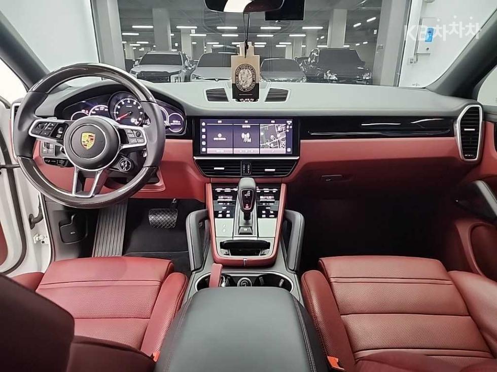 2022 Porsche (9Y0) photo