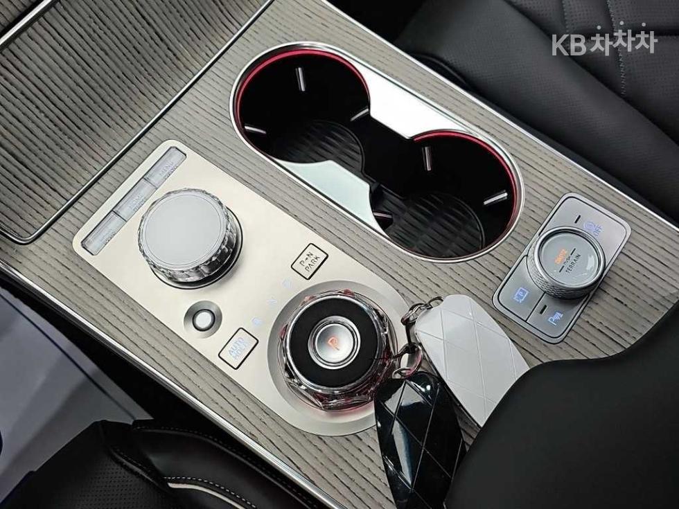 2024 Genesis GV80 photo