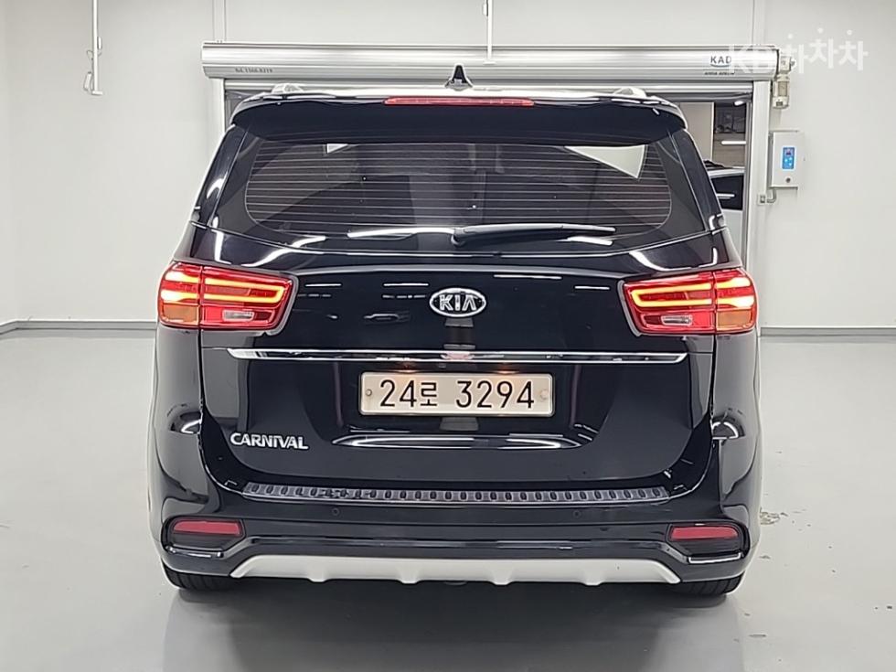 Kia Carnival — miniaturë 3
