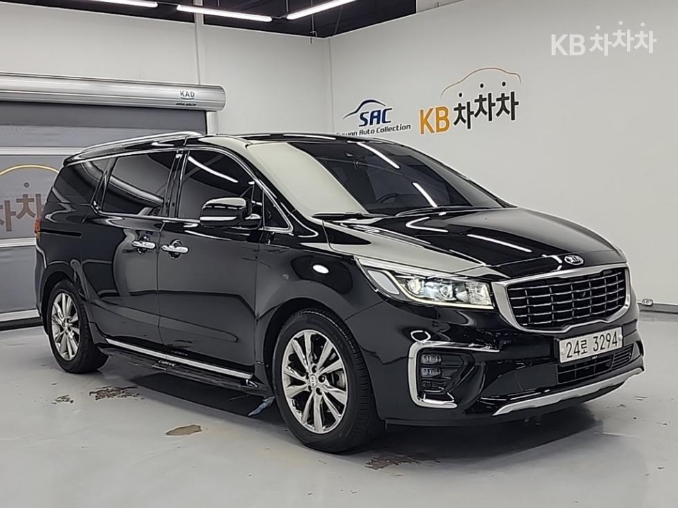 Kia Carnival — miniaturë 4