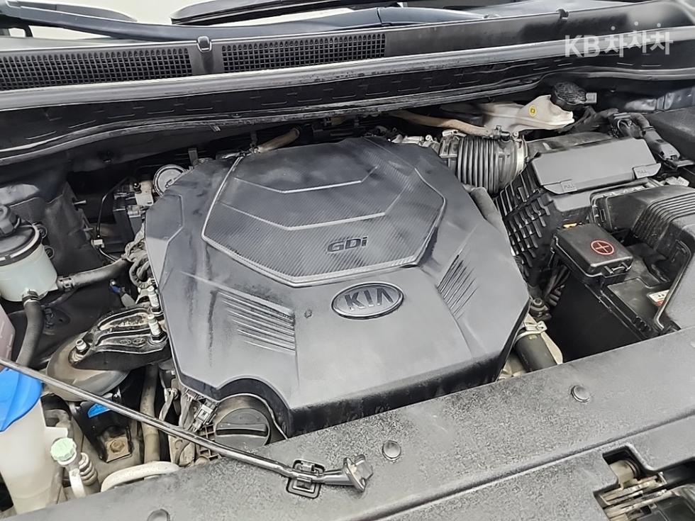 Kia Carnival — miniaturë 5