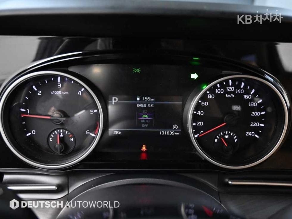 Kia Carnival — miniaturë 8